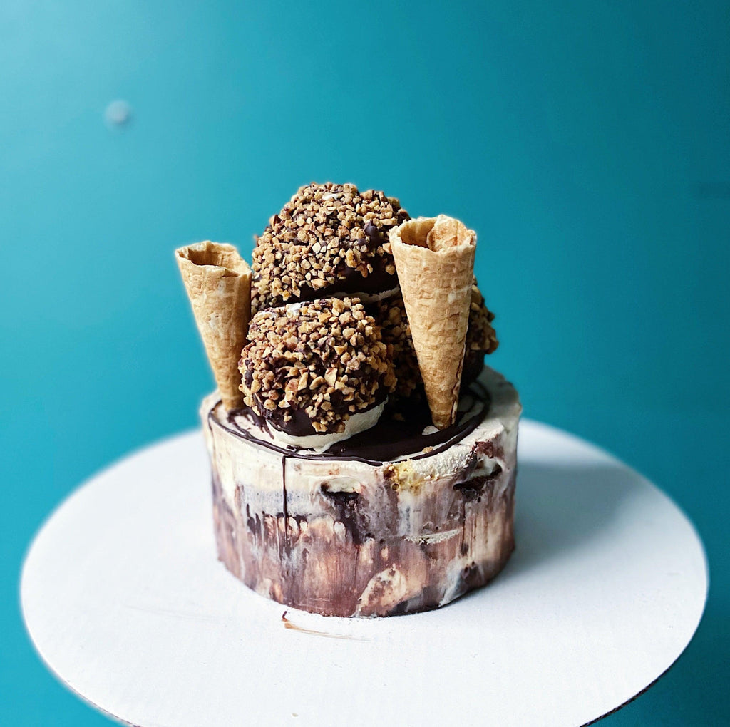 Bears Epic Ice Cream Cake, chocolate, honeycomb and waffle cones, 12cm